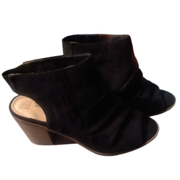 Women's Time and Tru Black Suade Wedge Heel Sandals Size 8 - Picture 2 of 8